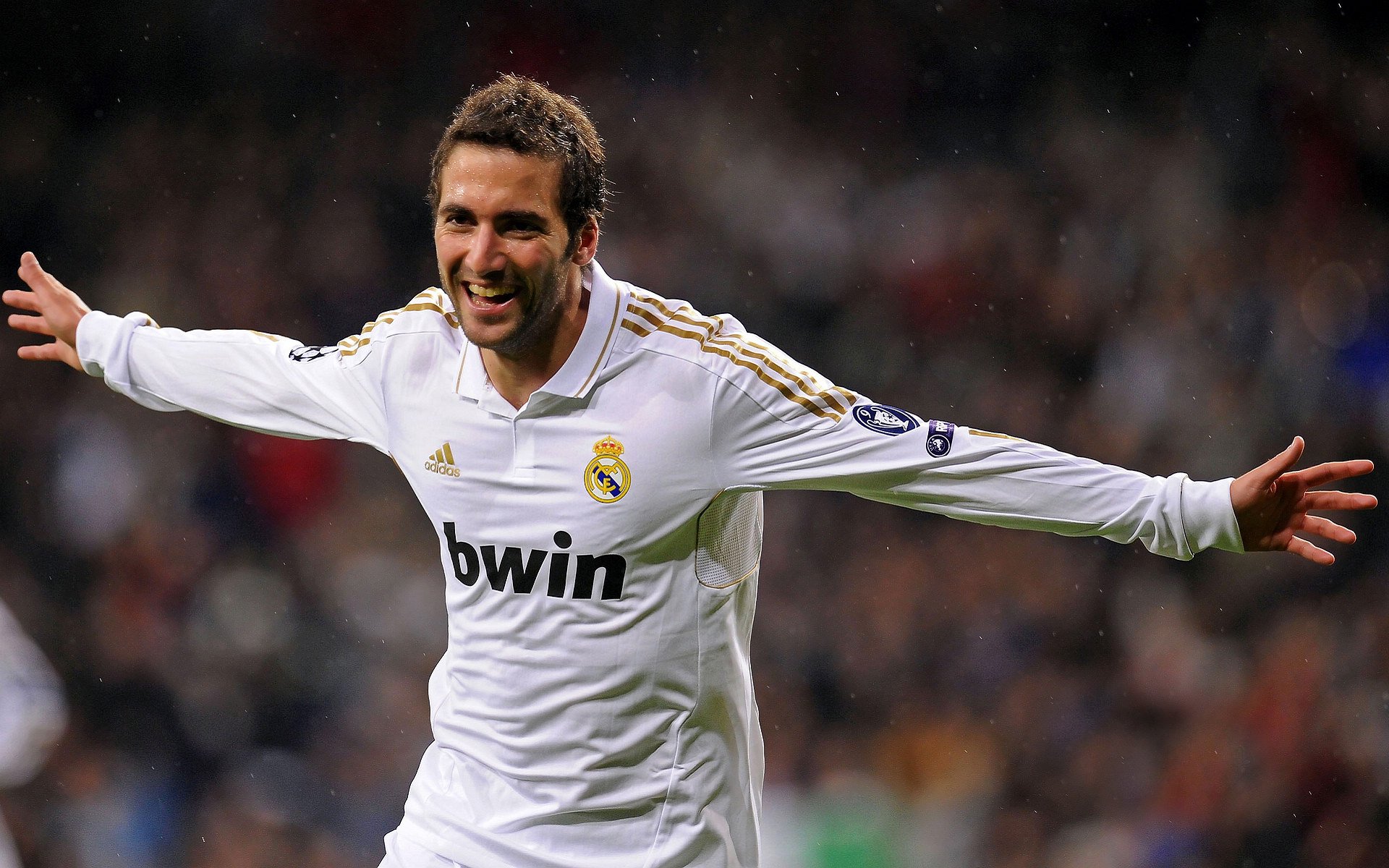 武磊复出首秀出彩，新疆男篮主场险胜迈阿密热火，豪取4连胜